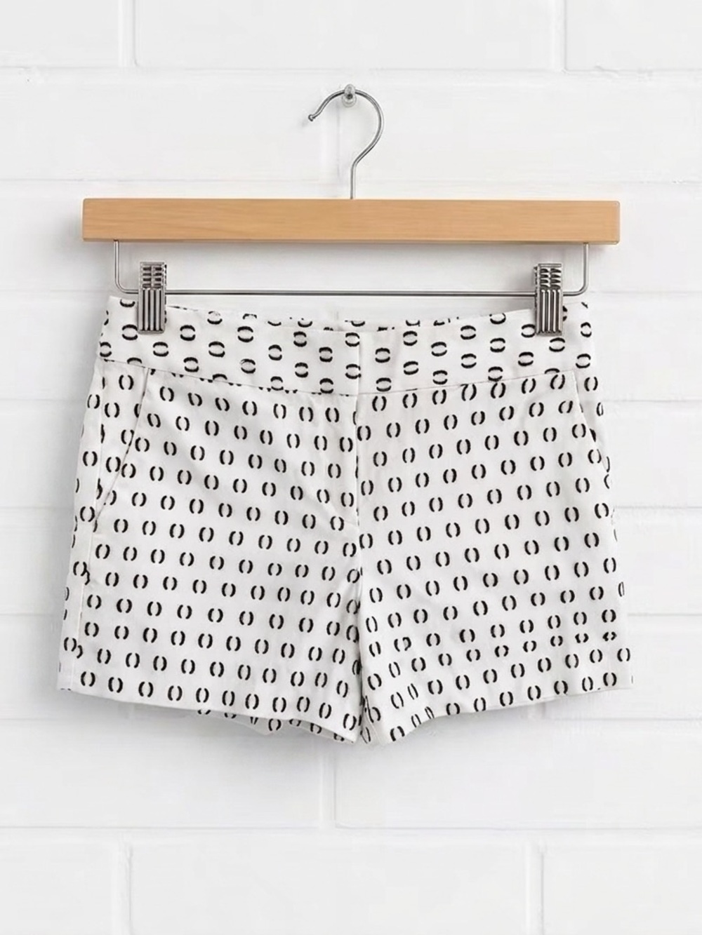 LOFT Riviera Textured Clip Dot Chino Shorts White Black Size 8 - Picture 1 of 7
